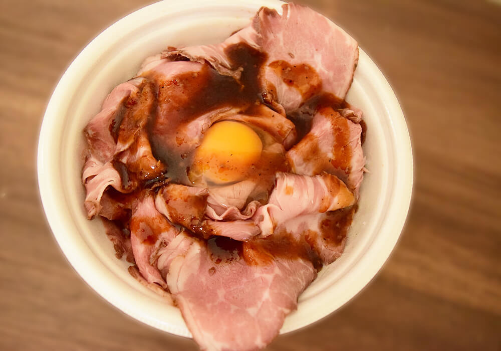 すき家「ローストビーフ丼(特盛・肉2倍ごはん大盛)」実食レポ