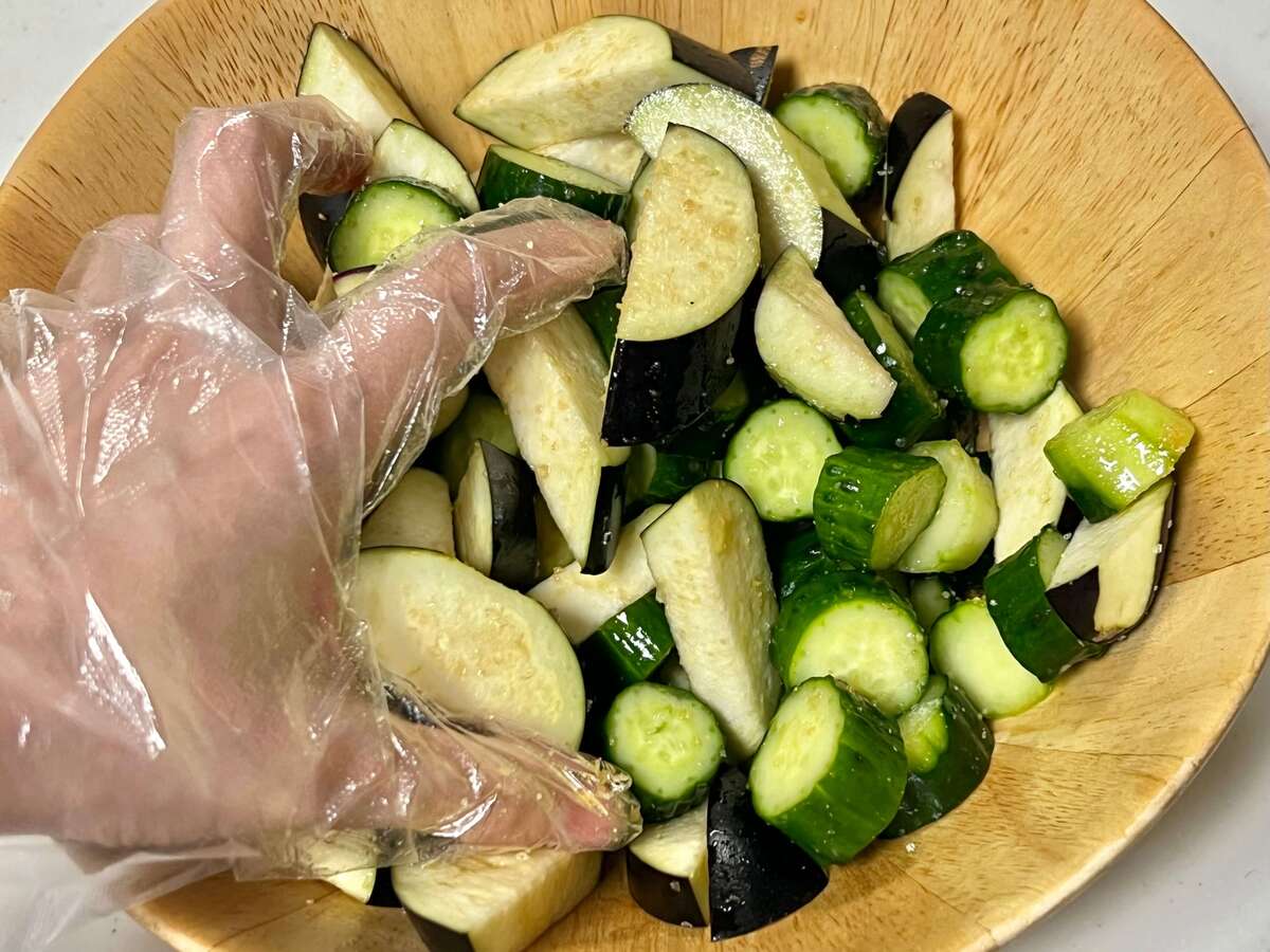 papa's cookingさん「胡瓜と茄子のやみつきポリポリ漬け」のレシピ