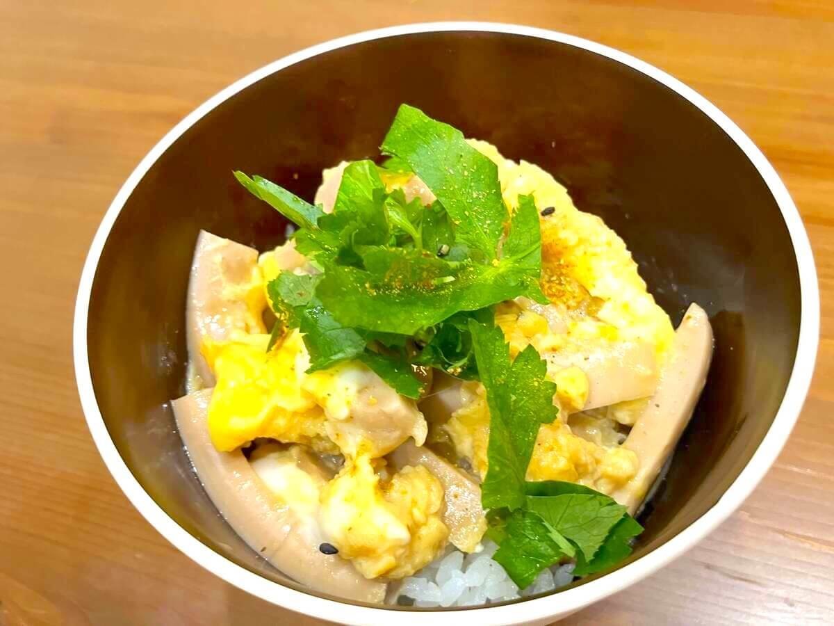 ニッスイ「ソーセージのレンチン親子丼」のレシピ