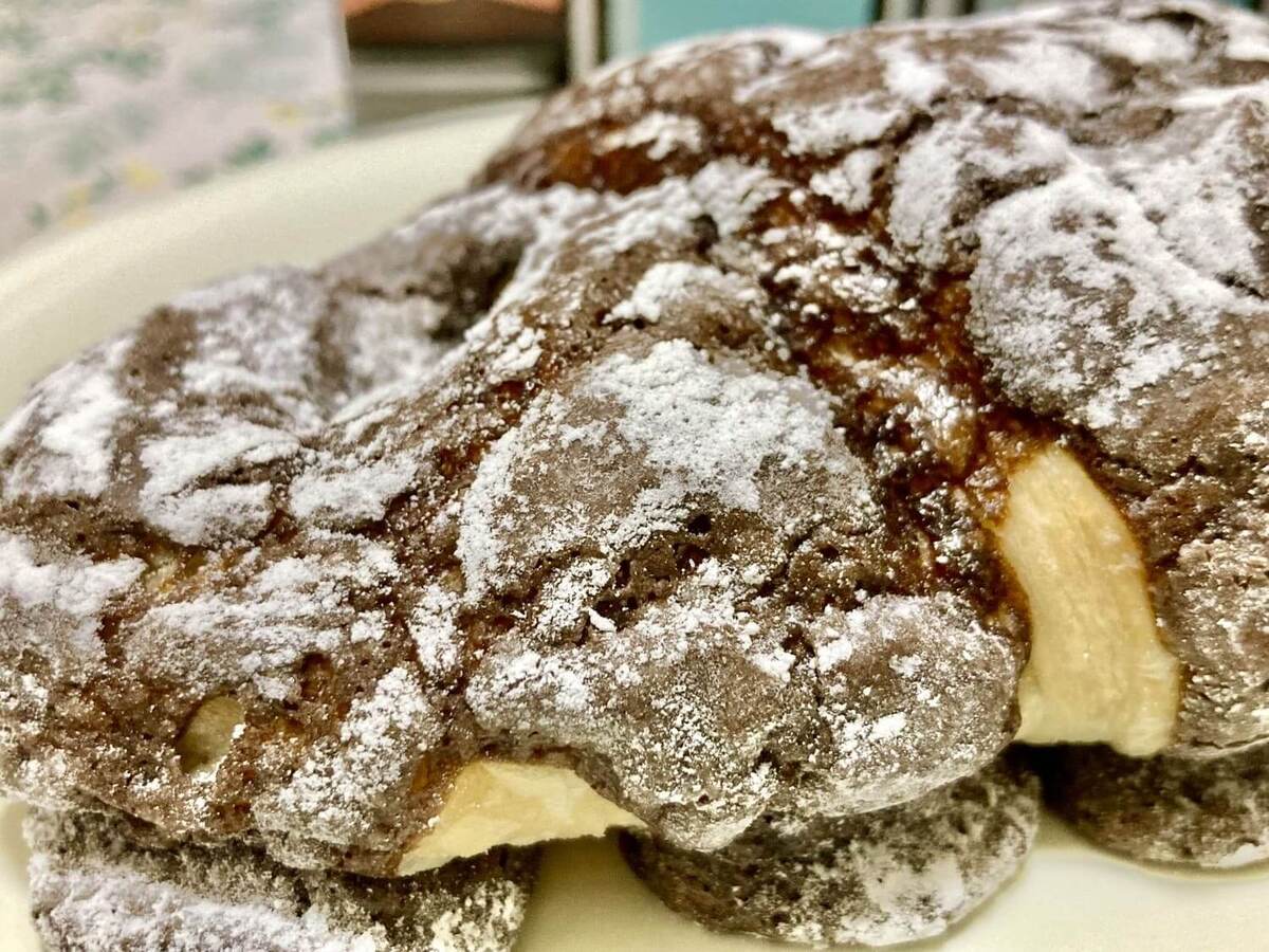 【ファミマがチョコだらけ2025】全11種から9種を食べ比べ！