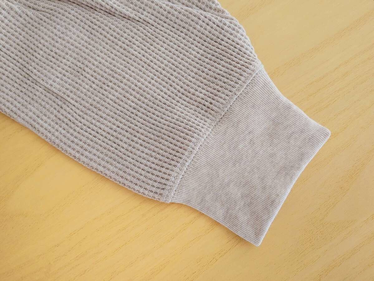 「ユニクロ冬服」カーディガン&シャツ