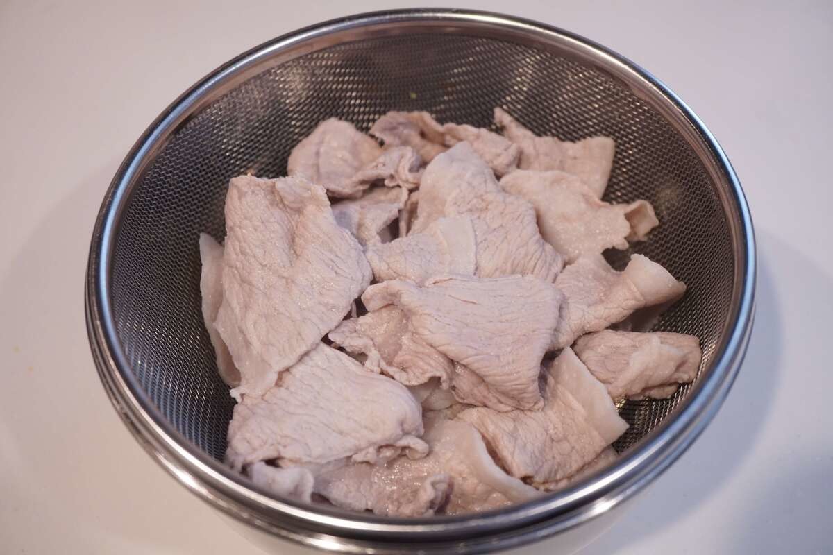 笠原将弘さん「豚バラしゃぶしゃぶキノコダレ」