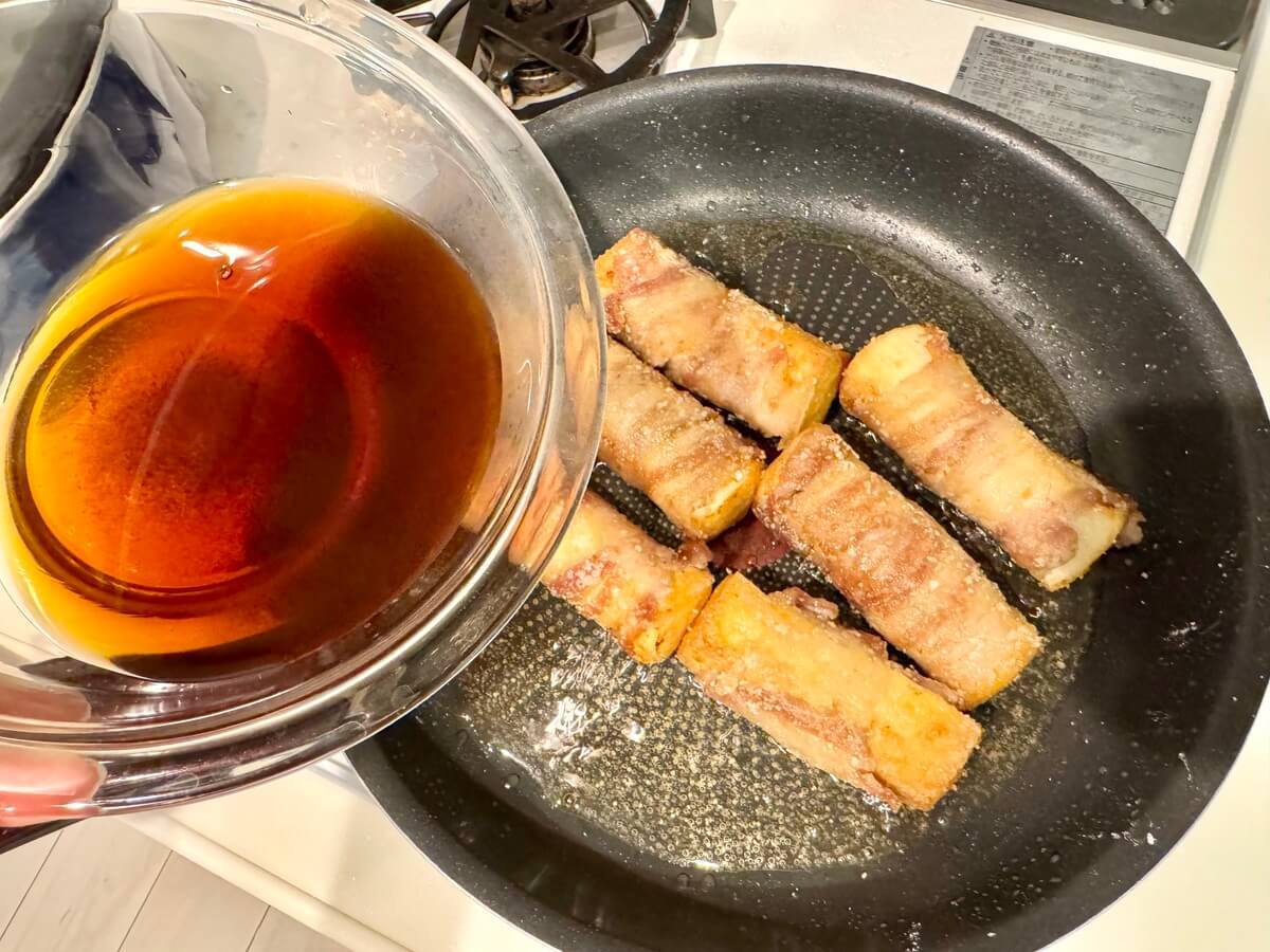 まるみキッチンさん「厚揚げと豚バラの角煮風うま煮」