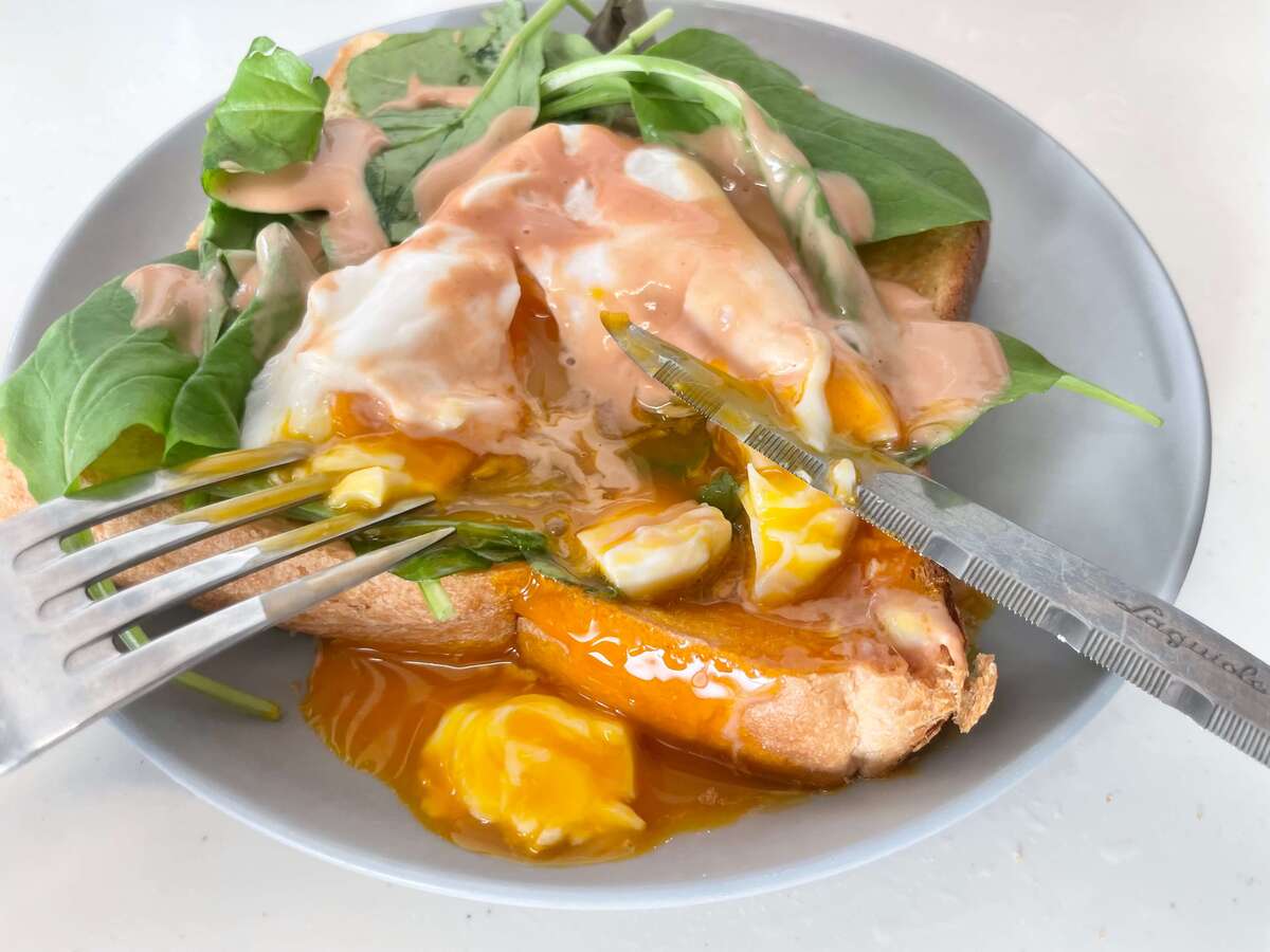 宮舘涼太さん「ポーチドエッグ・オーロラソース」