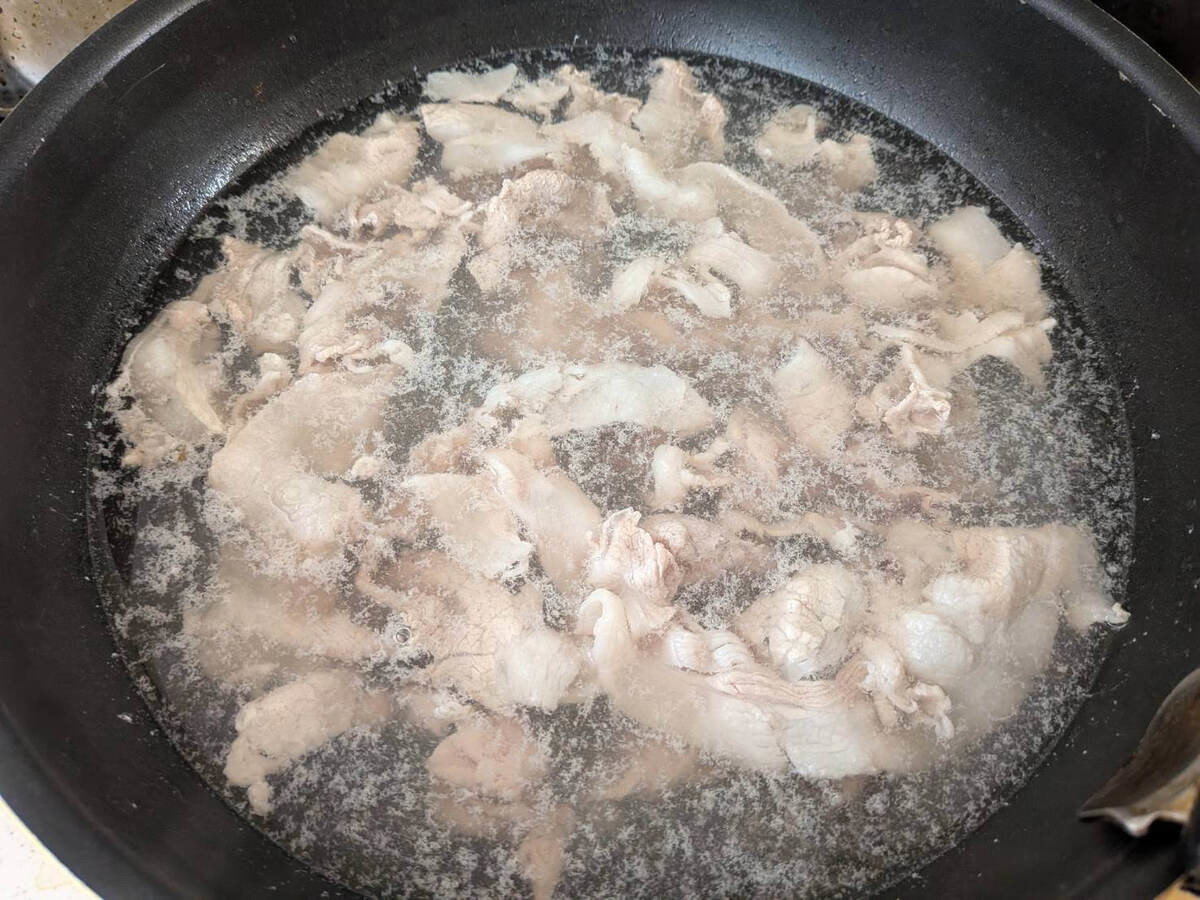 豚しゃぶとたたききゅうりのごま塩あえ