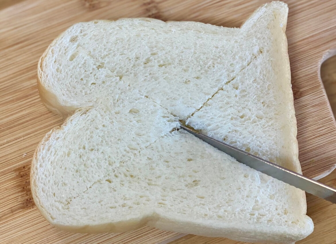 食パンについている白い粉の正体は？