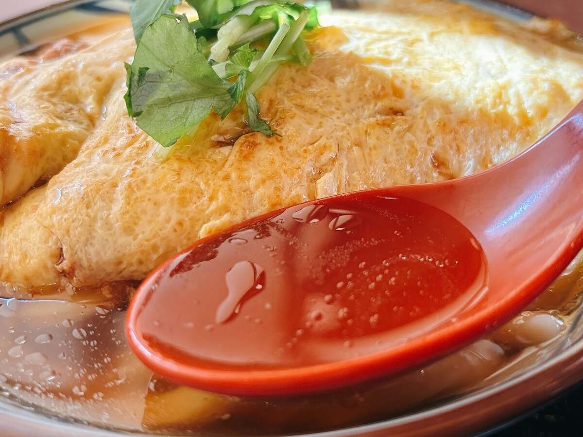 丸亀製麺「だし玉肉づつみうどん 並（税込890円）」