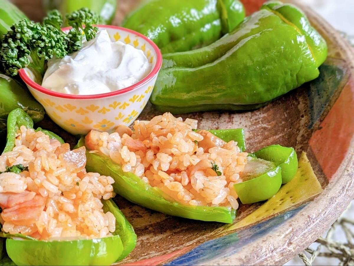 マロンさん「丸ごとピーマンのケチャップライス詰め」