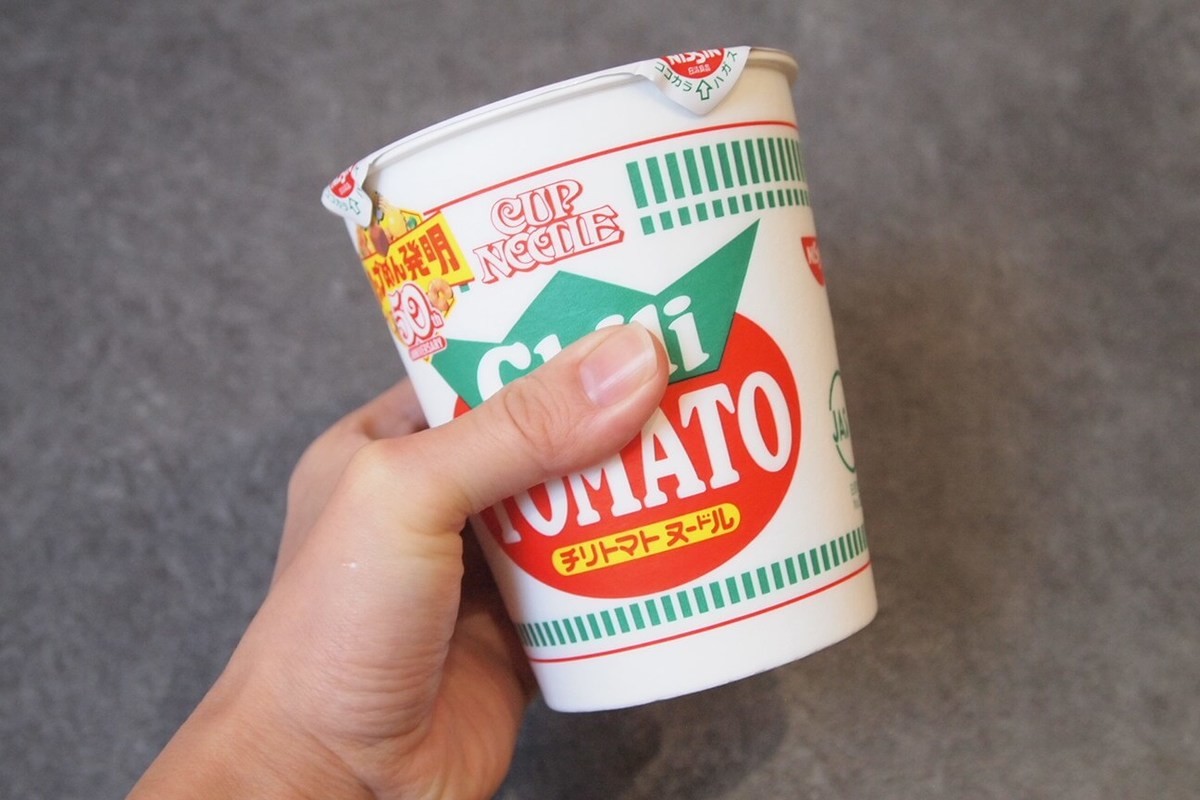 おすすめのカップ麺アレンジ!トマト缶で「無水チリトマト」