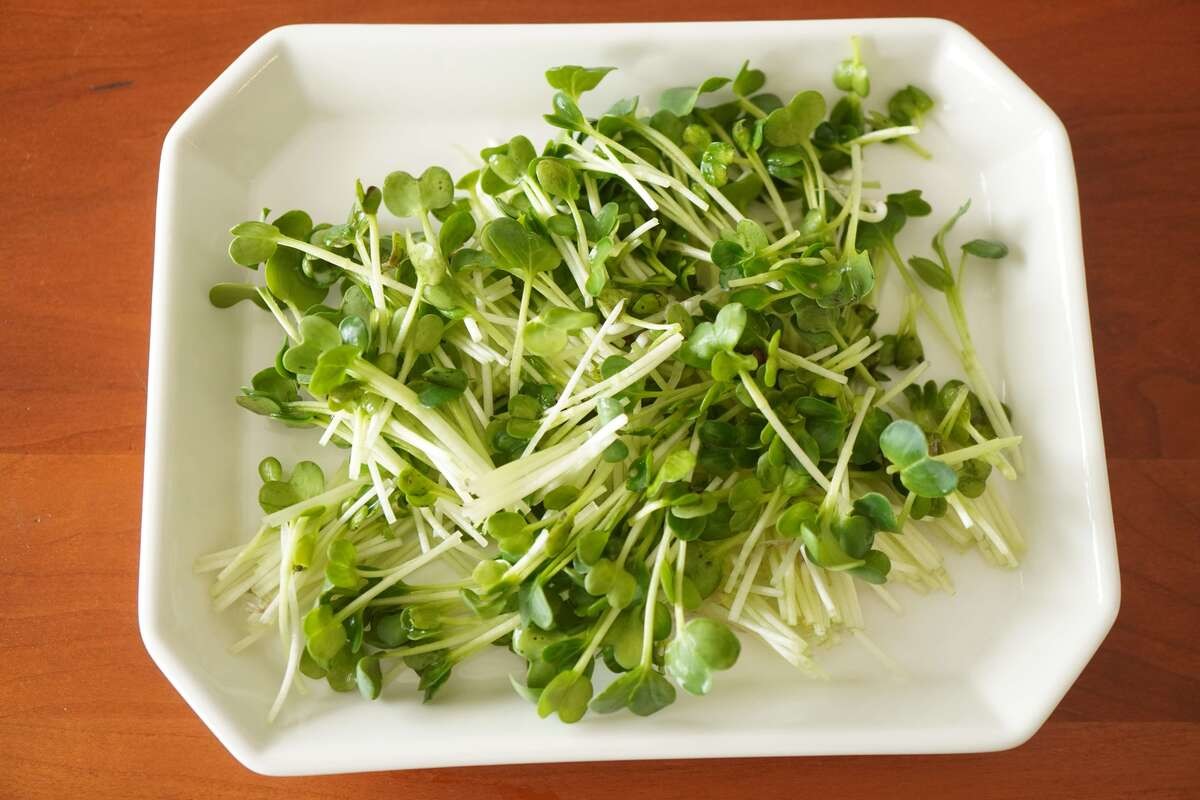 笠原将弘さん「豚バラしゃぶしゃぶキノコダレ」