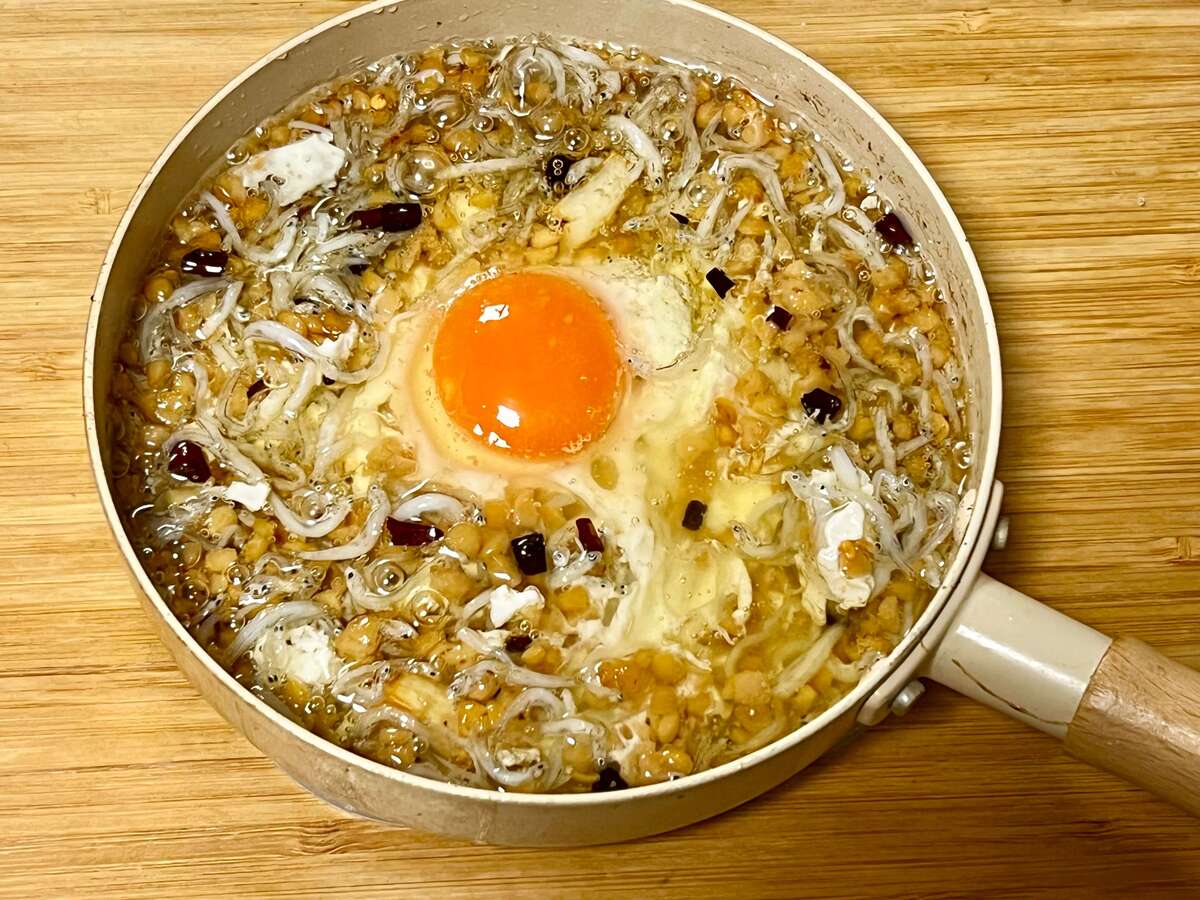 しらすと納豆のアヒージョ