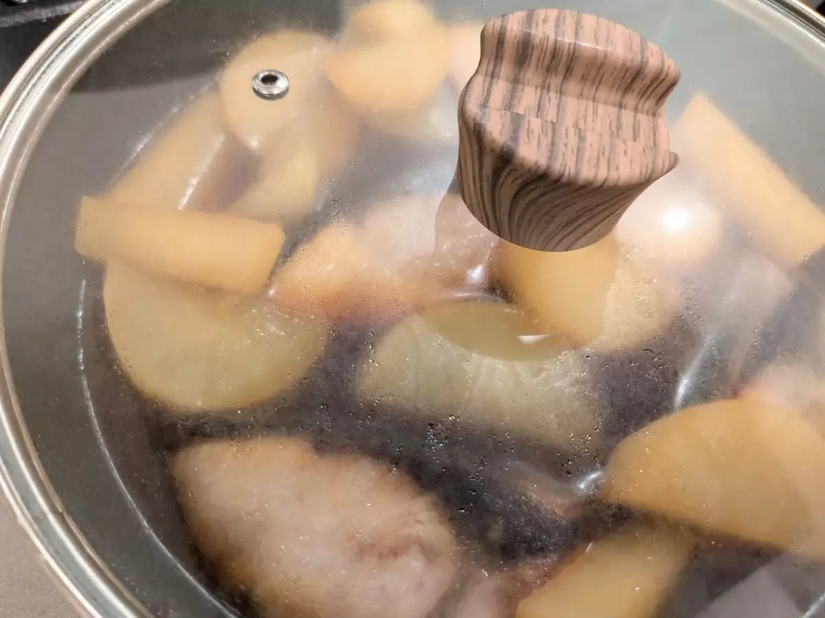 和田明日香さん「時短でもしみるブリ大根」