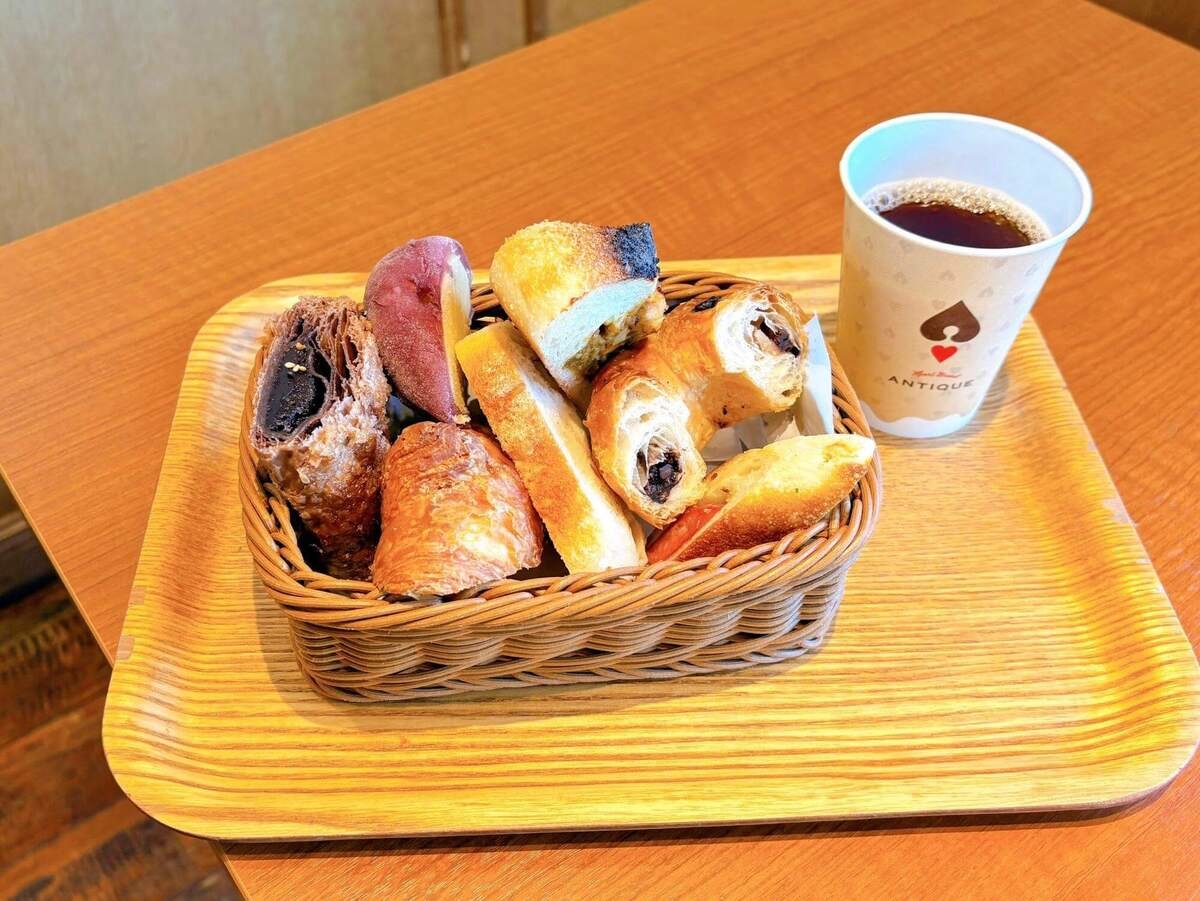 ハートブレッドアンティークのパン食べ放題モーニング