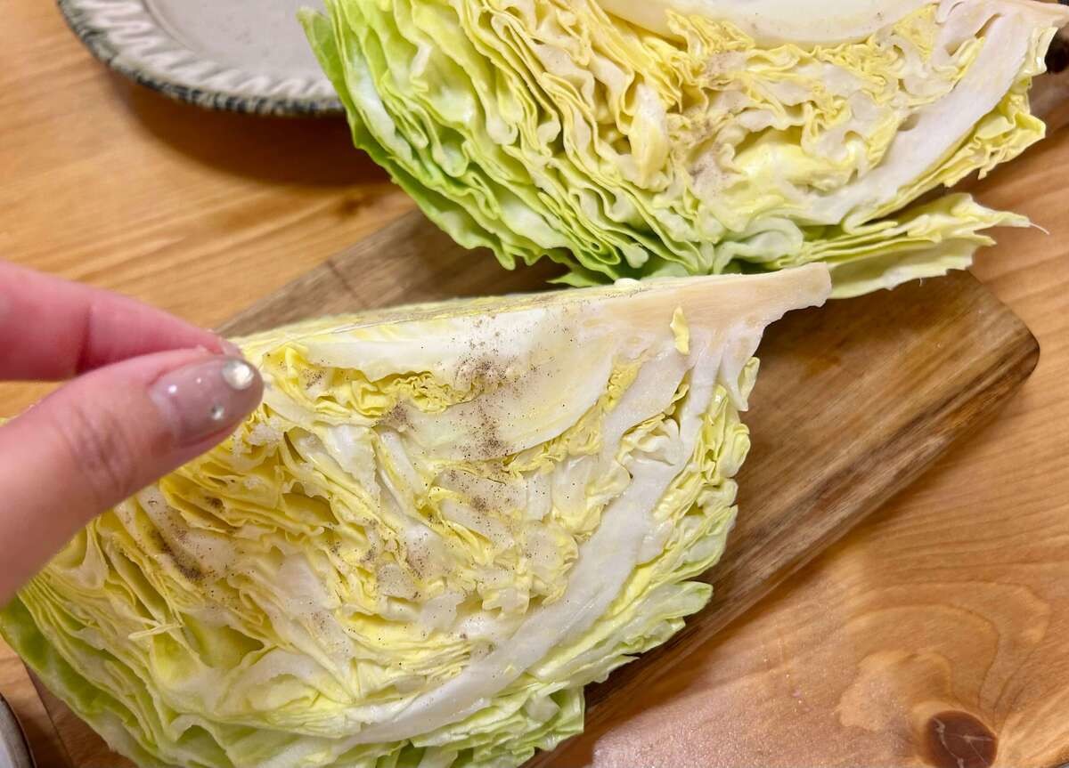 舘野鏡子さん「春キャベツと鶏肉のガーリックステーキ」