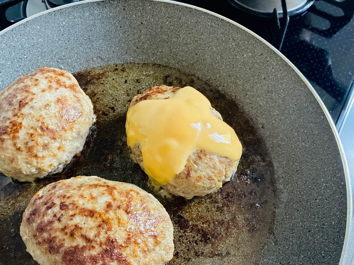 料理教室のBonちゃん×Tokyo T’s Kitchen「元店長がこっそり教えるびっくりドンキーのハンバーグ」のレシピ