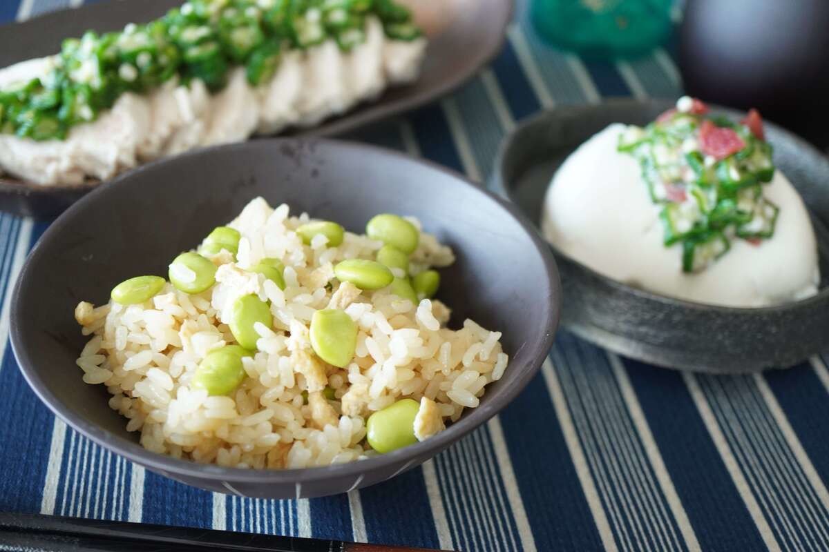 栗原はるみさん「枝豆と油揚げの炊き込みご飯」