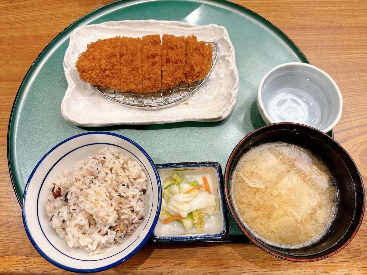 あれもこれもおかわり自由！埼玉のとんかつチェーン『かつ敏』