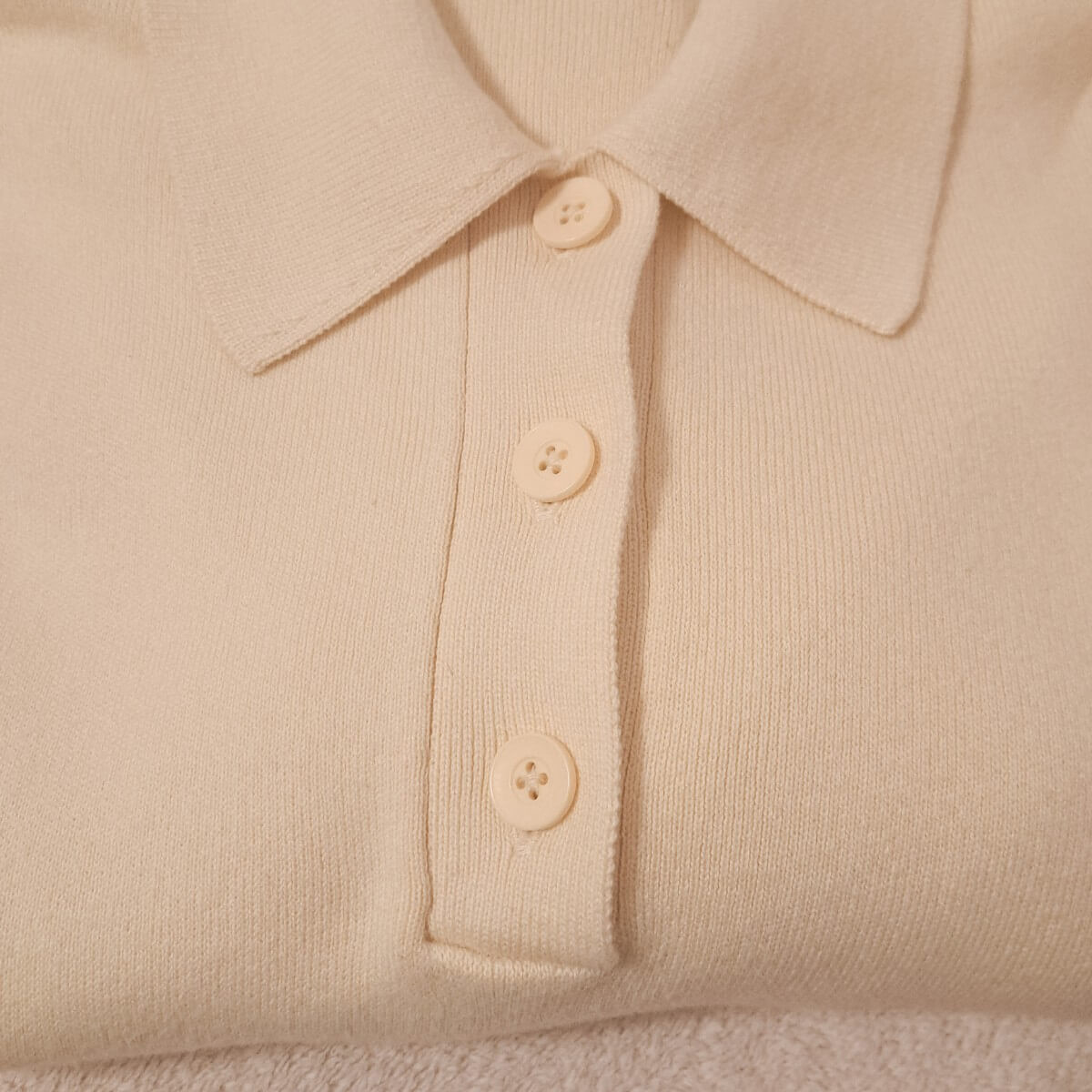 ユニクロ「スムースコットンポロセーター」