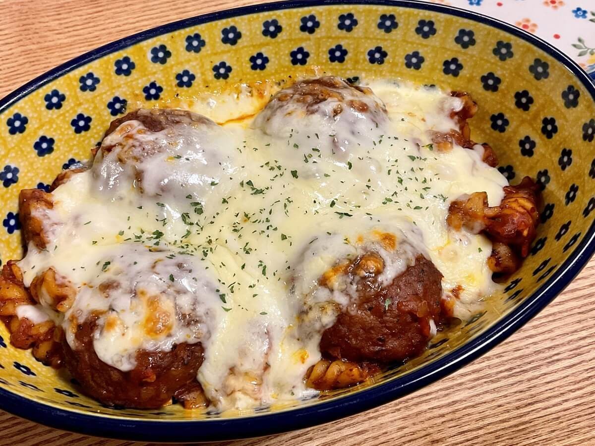 チーズ入りミートボール　ショートパスタ入り