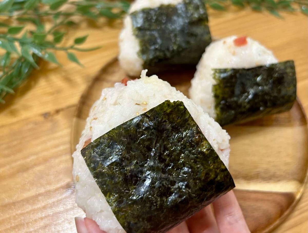 新たまねぎと梅干しの炊き込みご飯