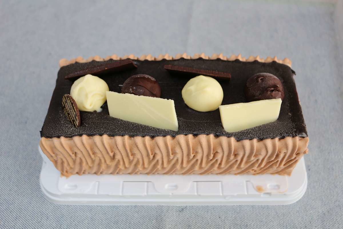 シャトレーゼアイスケーキチョコレートバニラ