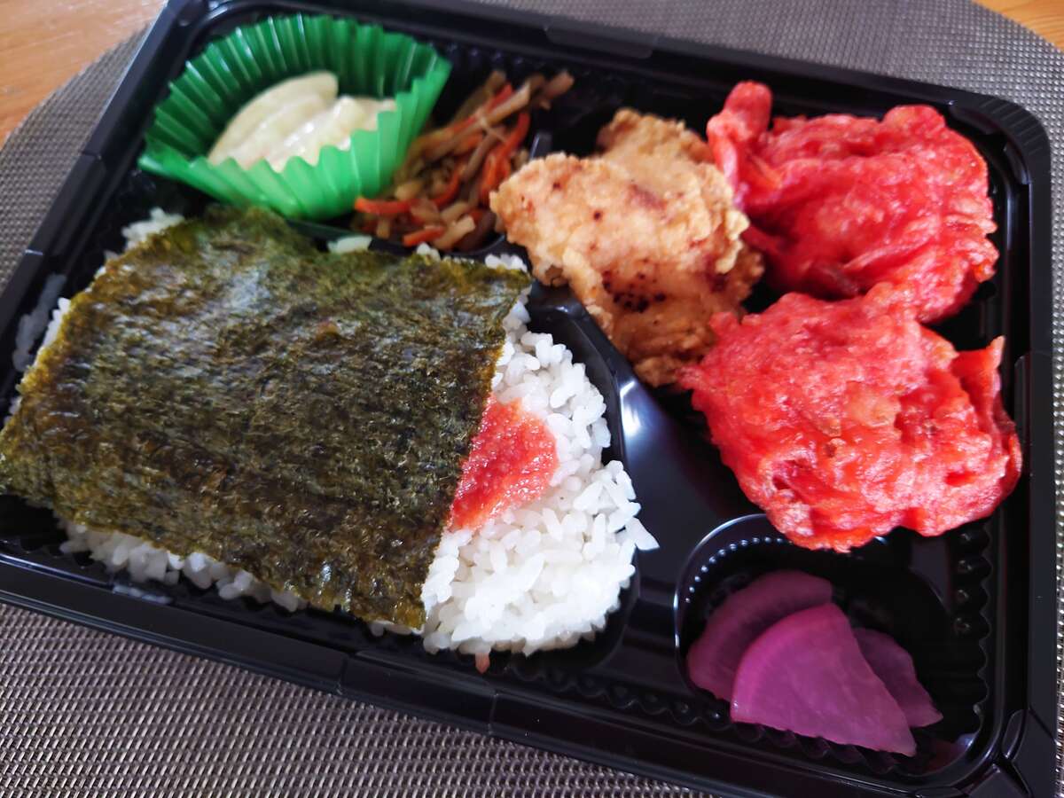 「とり多津」の唐揚げとお弁当