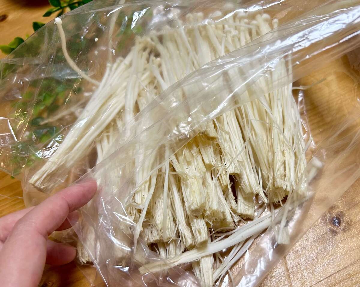 アキオさん「エノキチーズガレット」