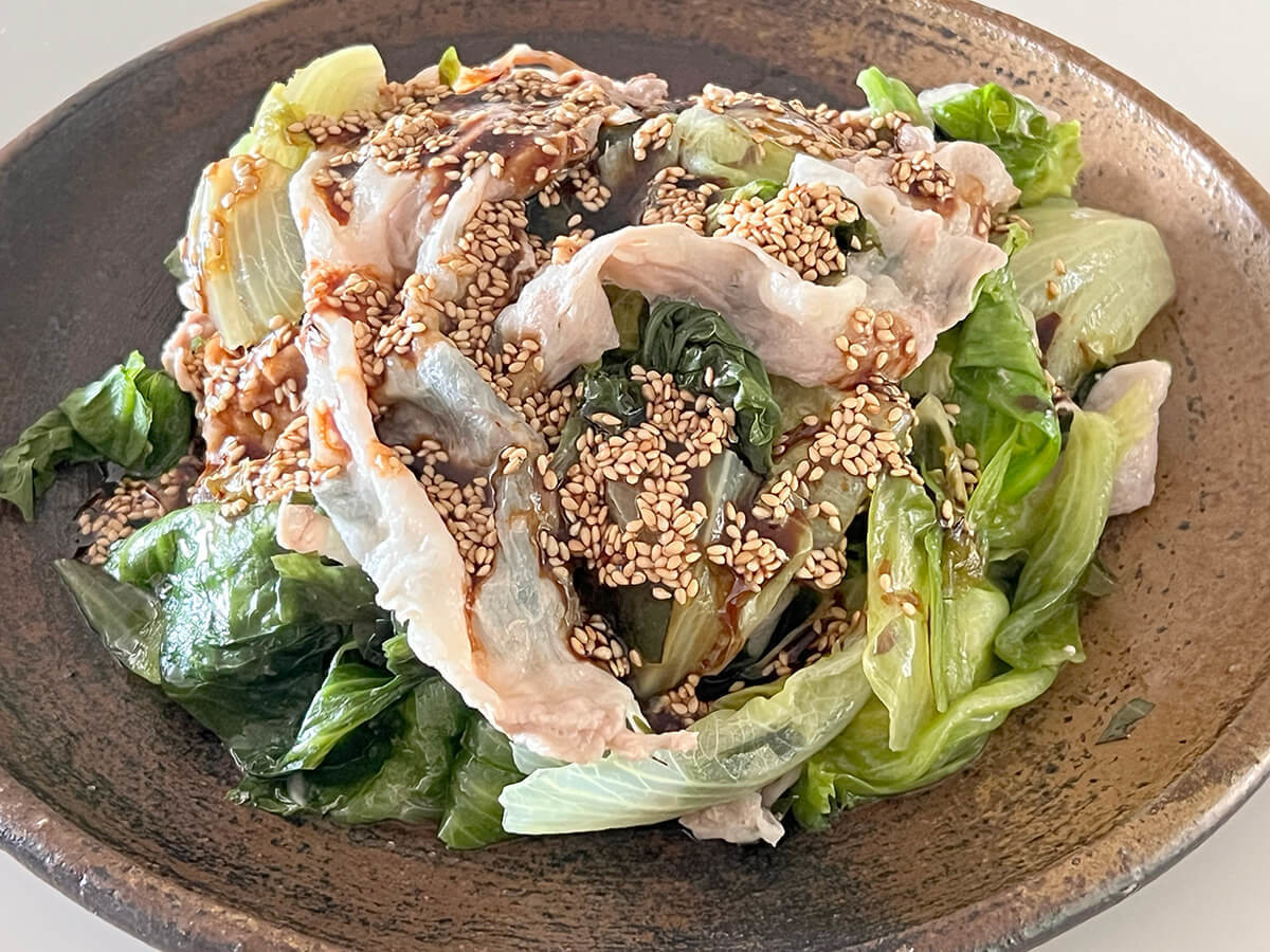 市瀬悦子さん「蒸し豚とレタスのオイスターごまだれ」のレシピ