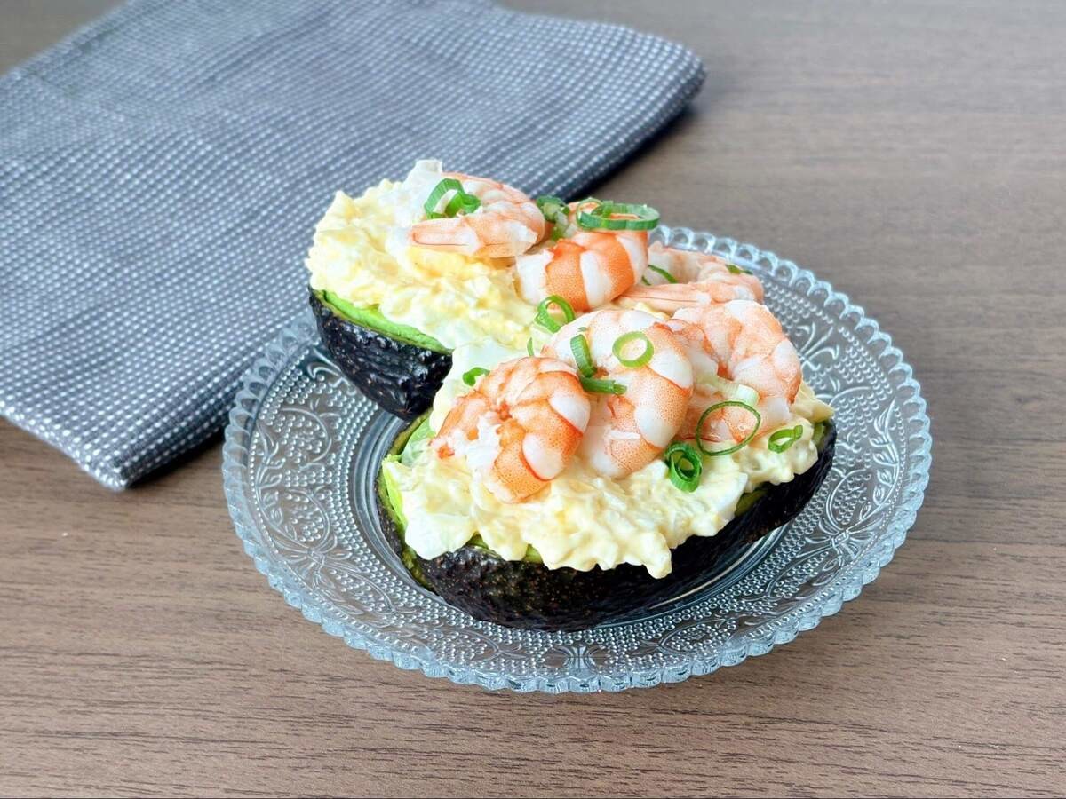 りんちょこチャンネルさん「海老とアボカドのタルタル仕立て」のレシピ