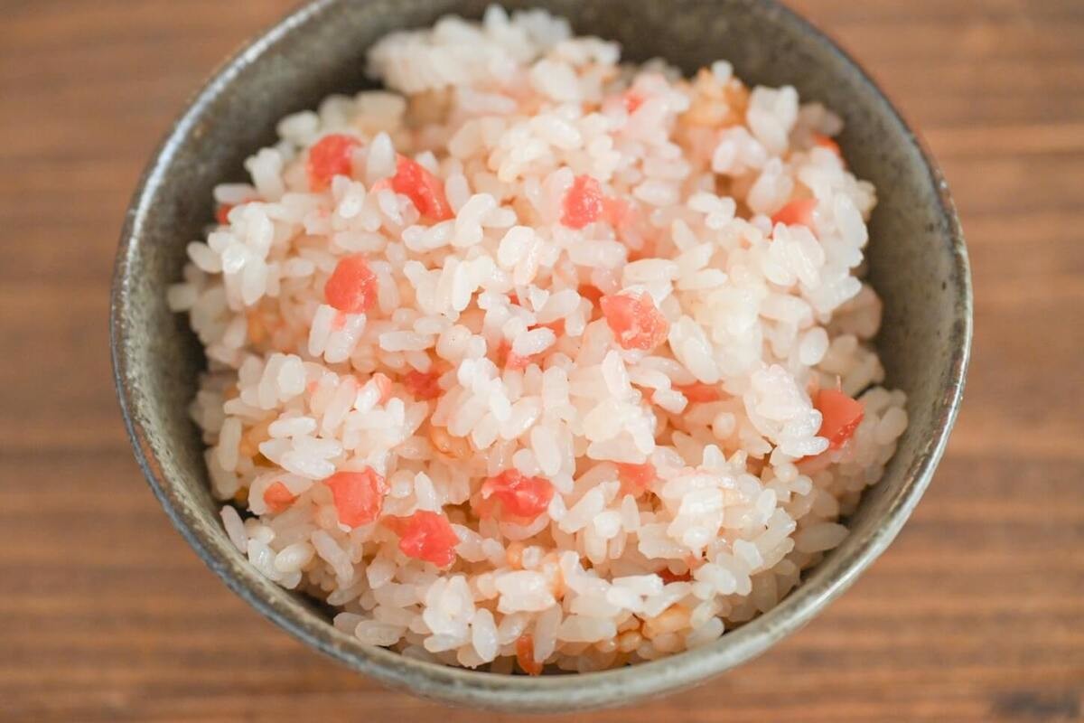 「梅干しだけ！炊き込みごはん」のレシピ