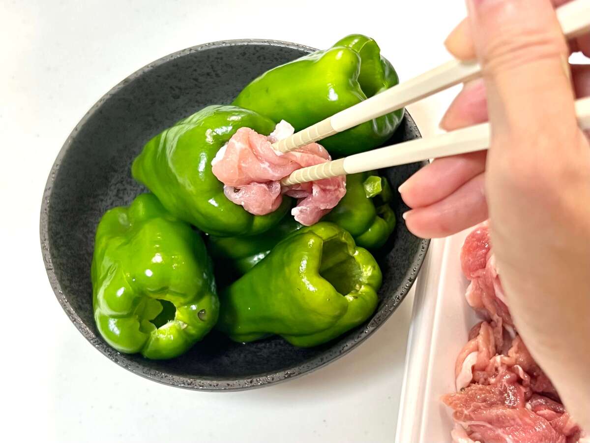 シン・ピーマンの肉詰め