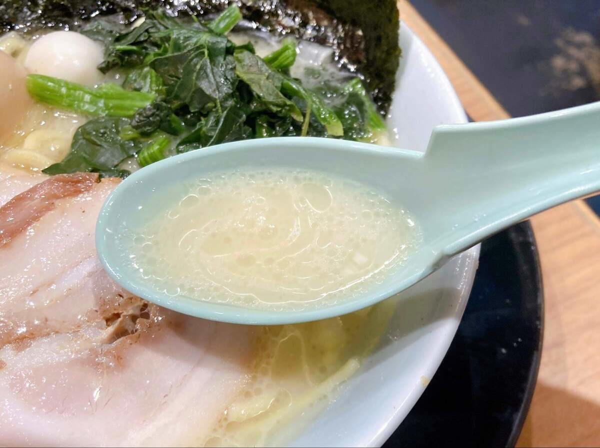 塩とんこつラーメン