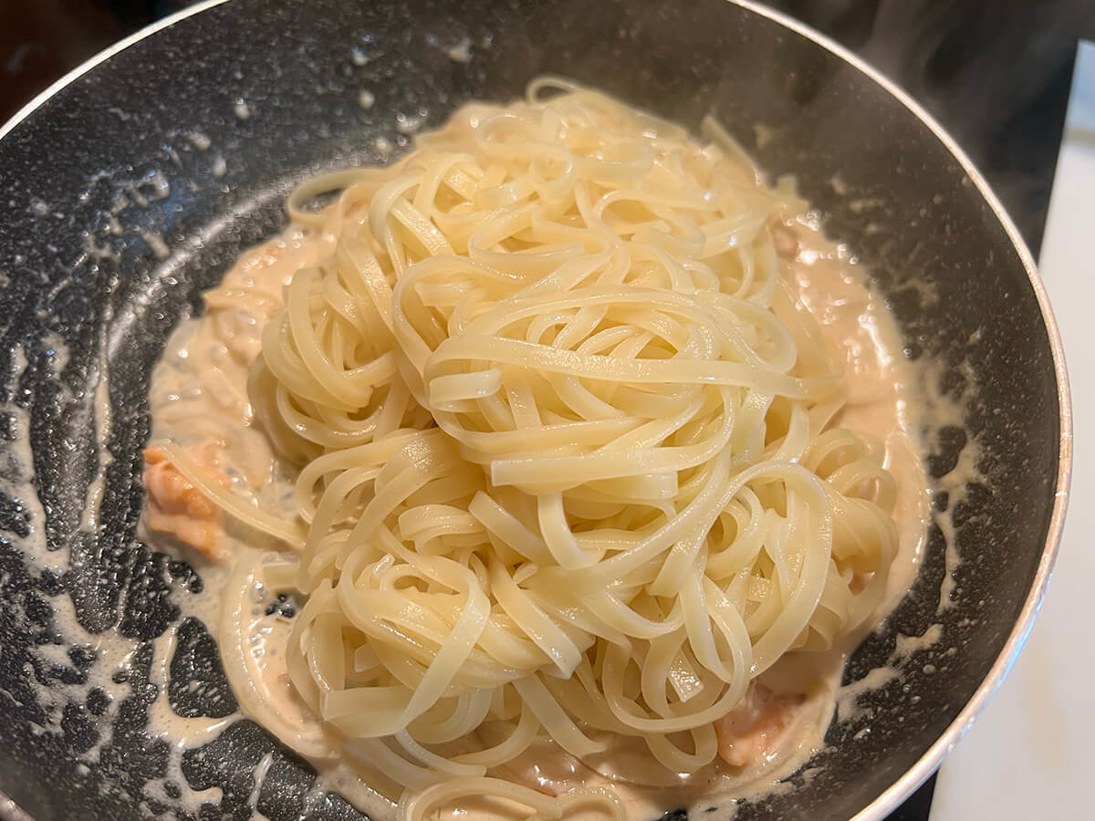 スモークサーモンのクリームパスタ