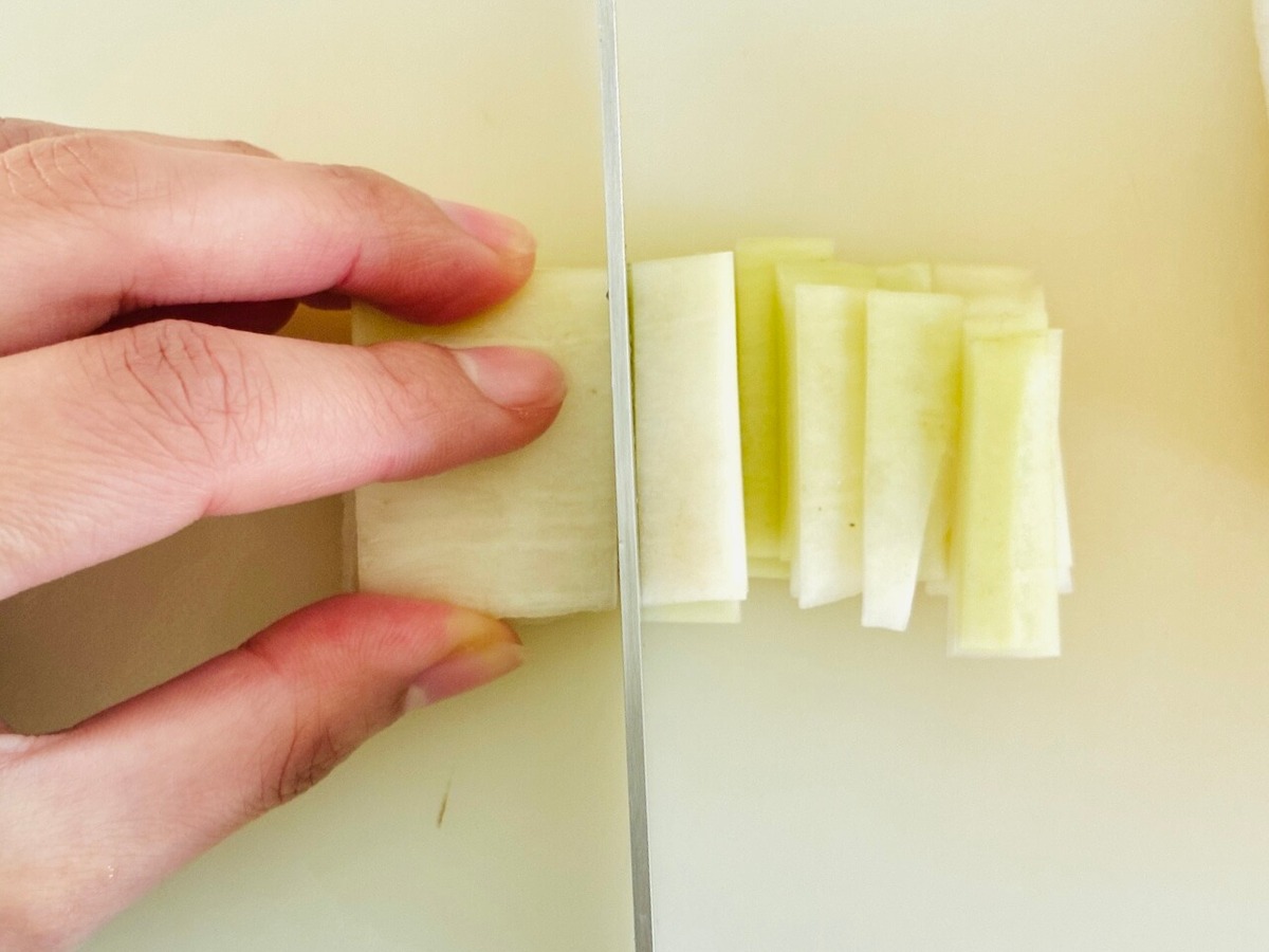 父直伝！ポリ袋に入れるだけ「大根の浅漬け」