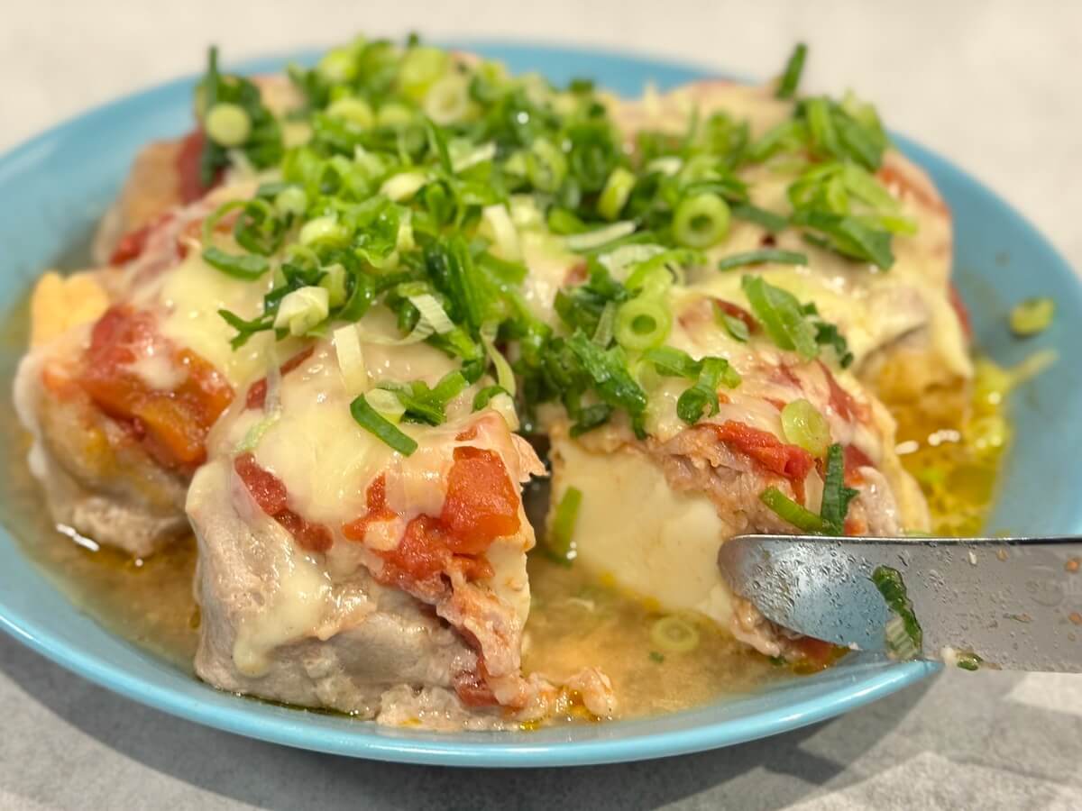 厚揚げのトマチー肉巻き