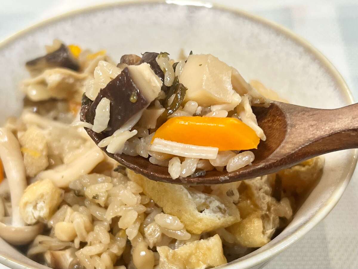 具だくさん炊き込みご飯