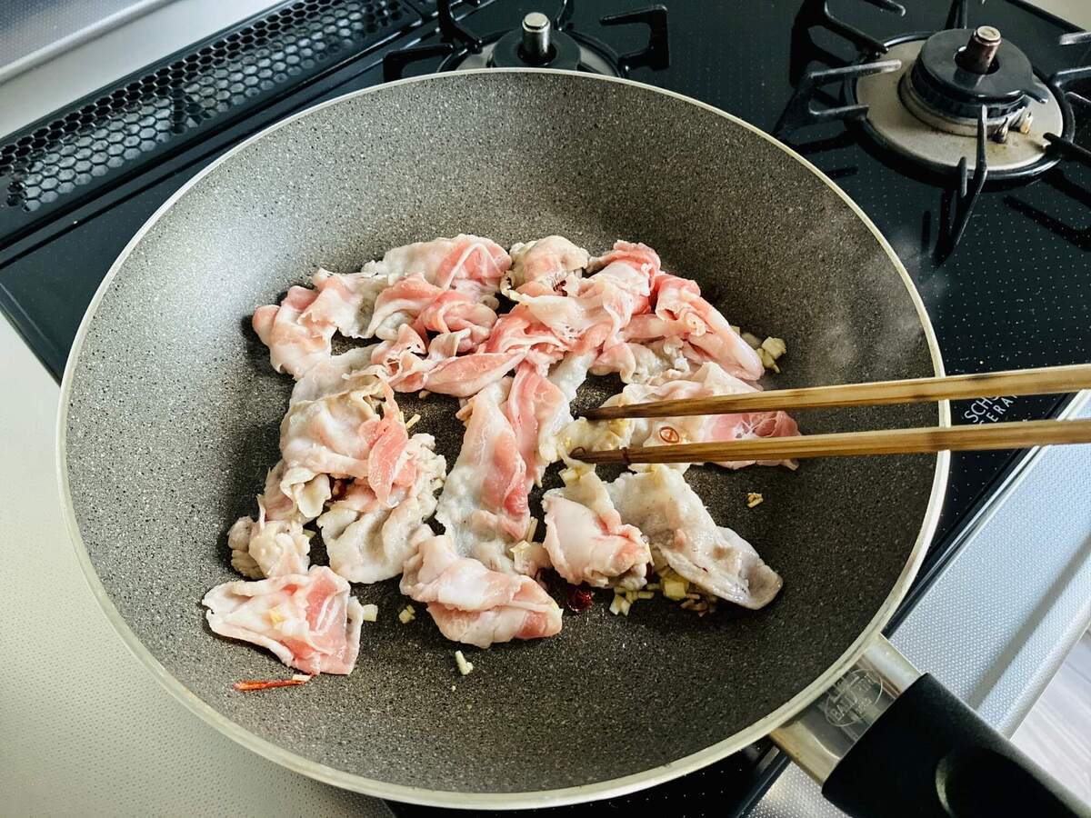 きゅうりと豚バラのにんにく塩炒め