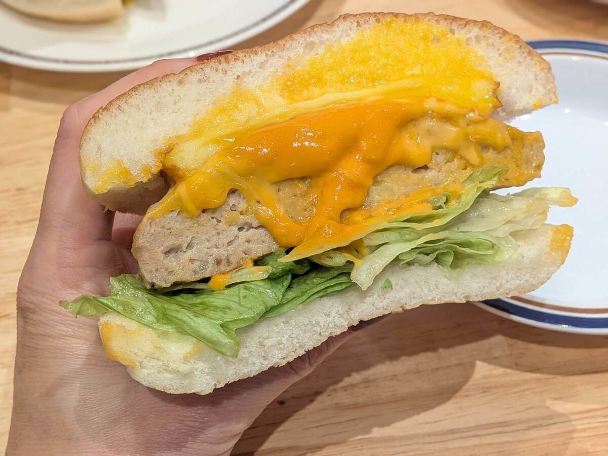 【コメダ珈琲】秋限定「「お月見フルムーンバーガー」」実食レポ