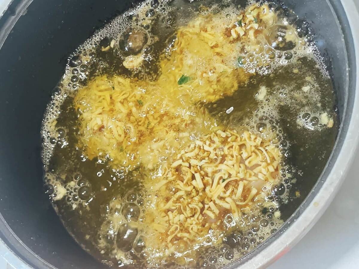 カップ麺が唐揚げの衣に!?