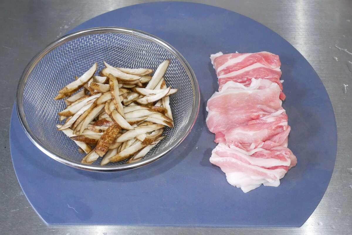 豚肉と厚揚げの味噌煮