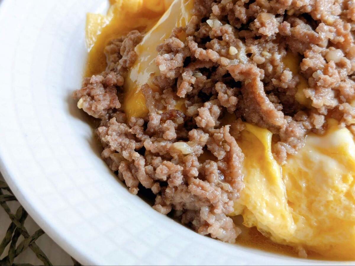 山本ゆりさん「肉みそ天津飯」