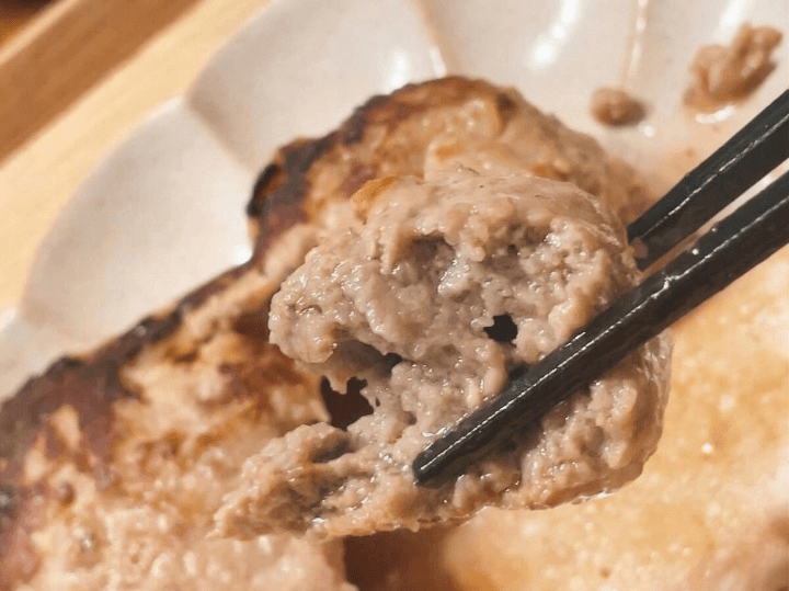 ハンバーグに氷(クラッシュアイス)を入れて焼くレシピ