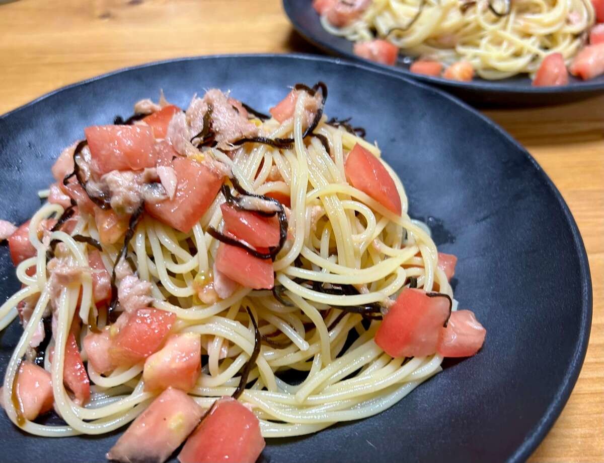 くらこん公式「塩こんぶで冷製和風トマトパスタ」