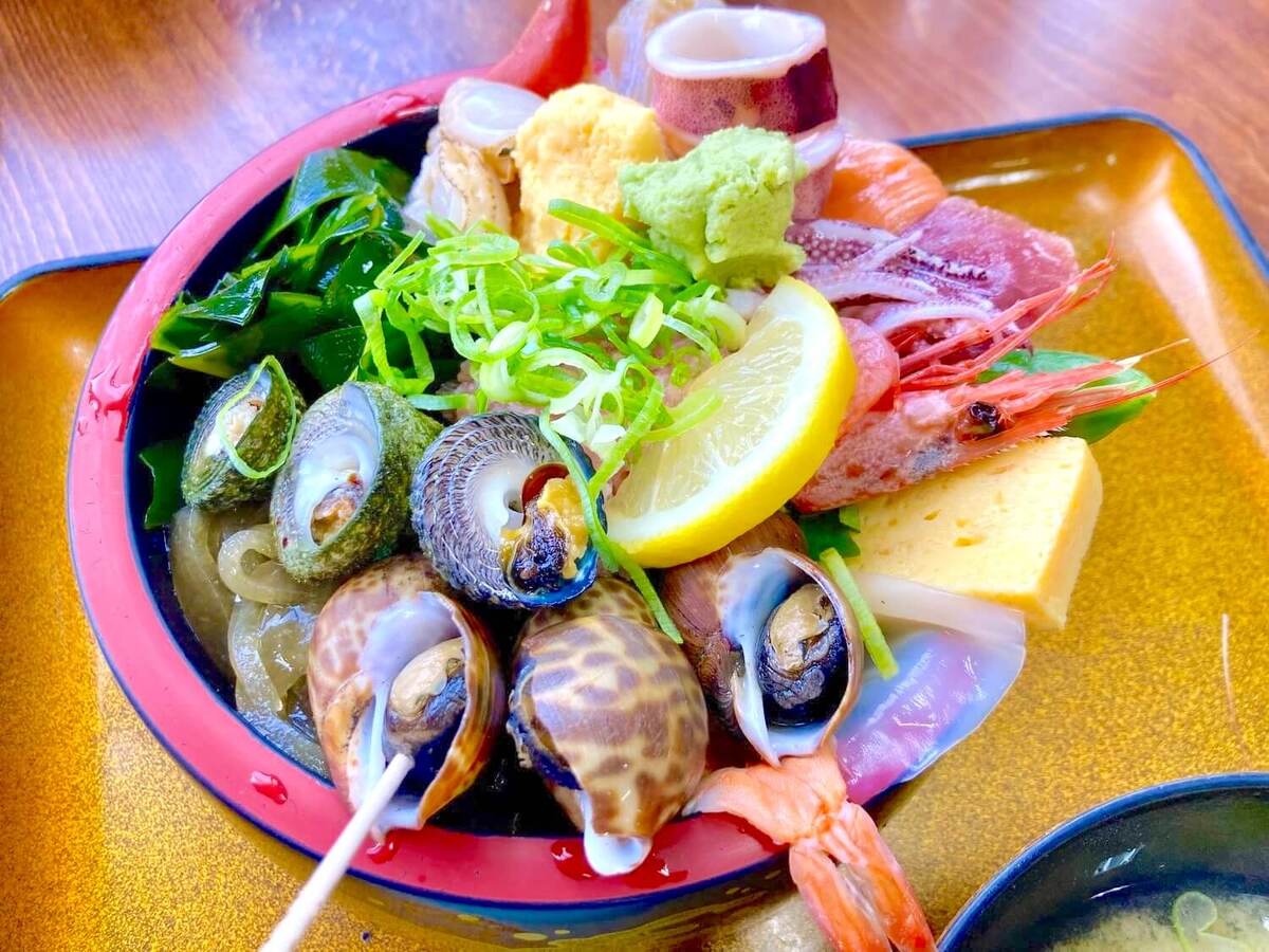 佐渡ヶ島「長浜荘」とは?