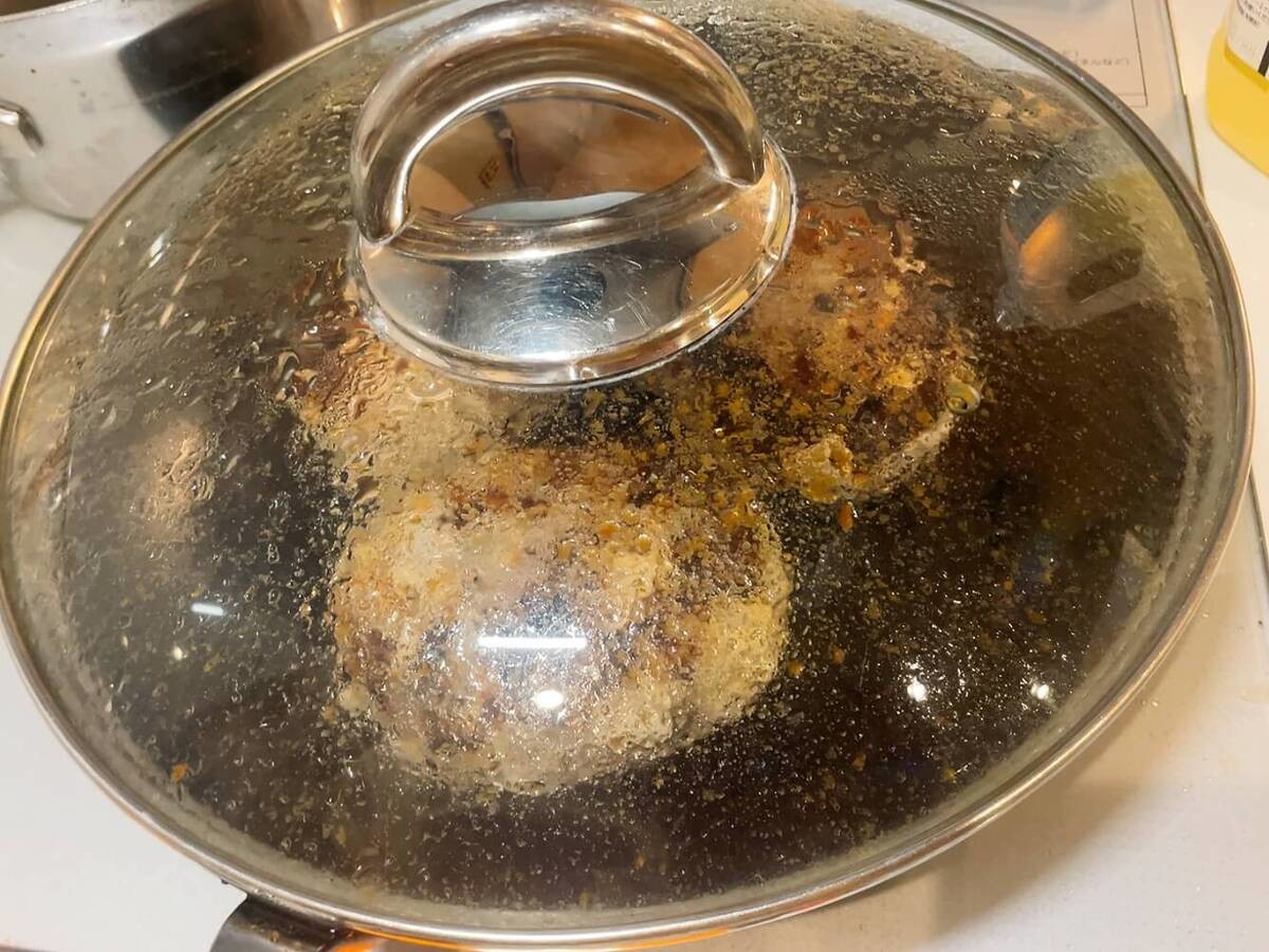 ハンバーグに氷(クラッシュアイス)を入れて焼くレシピ