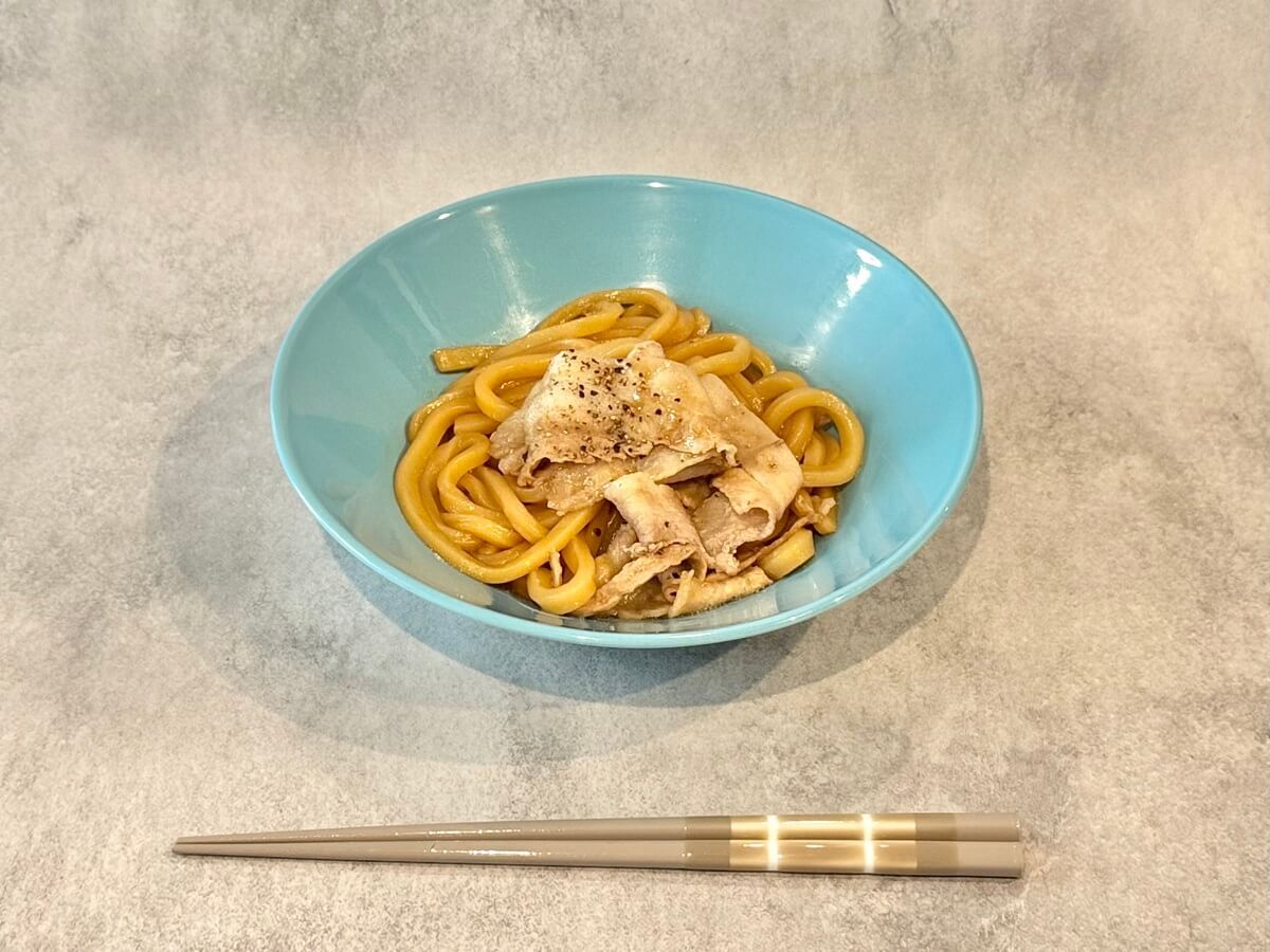 りゅうさん「豚バラのコク旨バターうどん」のレシピ