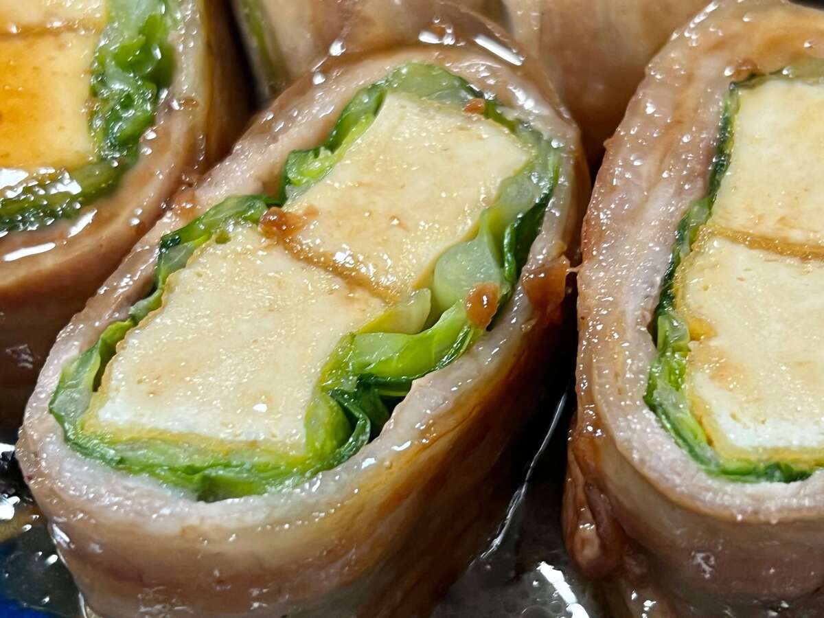 タサン志麻さん「厚揚げとキャベツの豚巻き」のレシピ