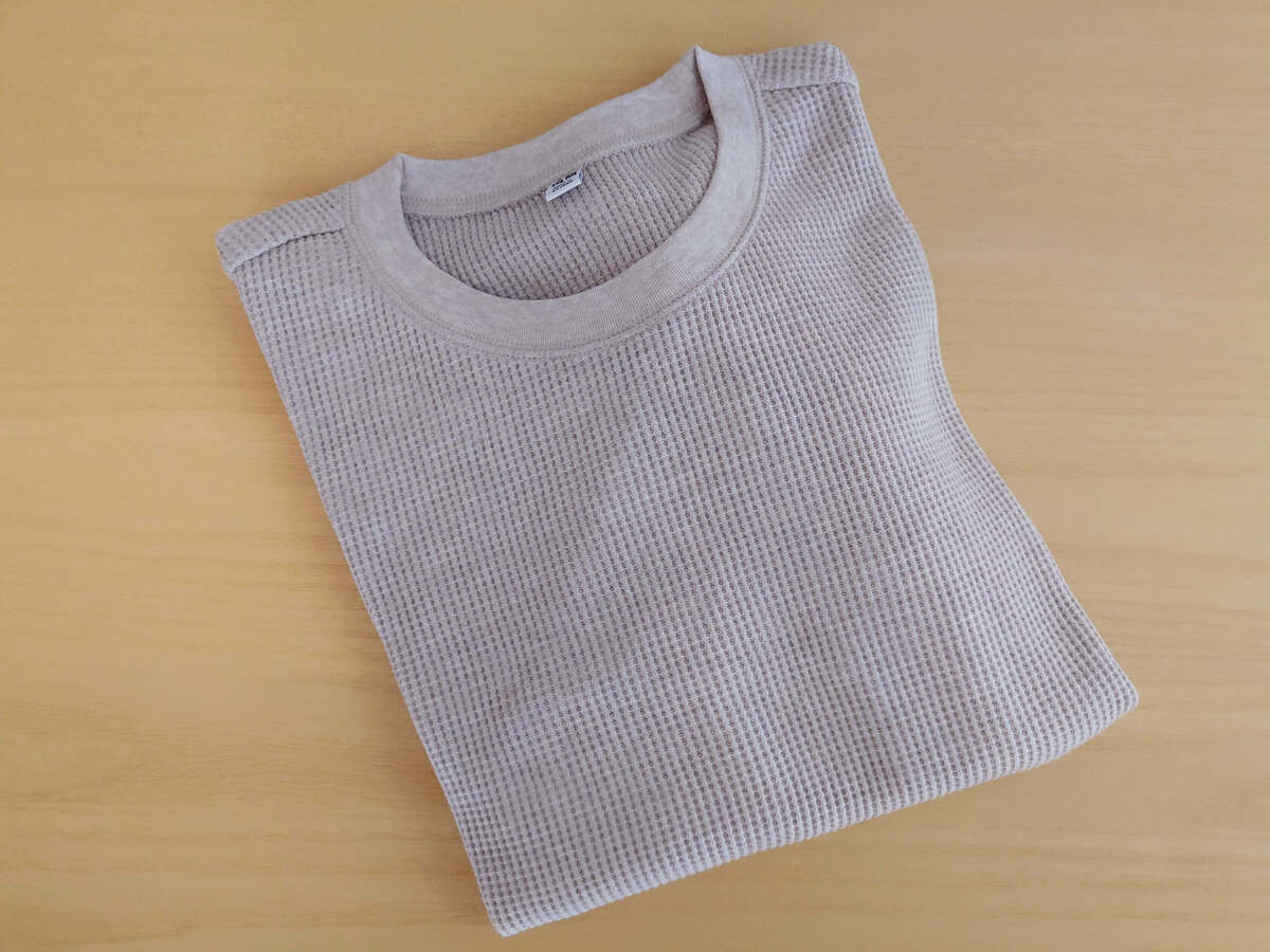 「ユニクロ冬服」カーディガン&シャツ