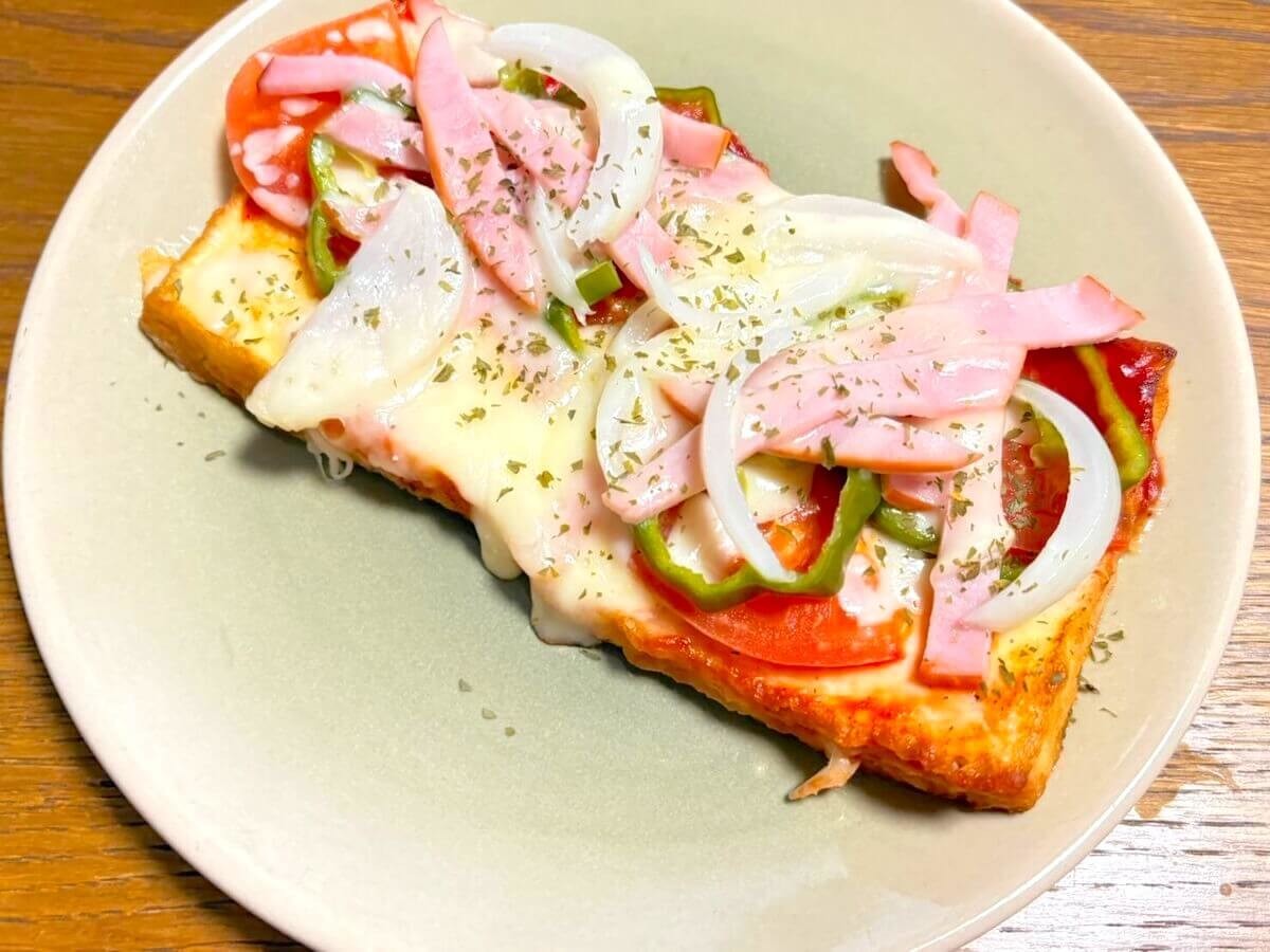 厚揚げのトマトチーズ焼き