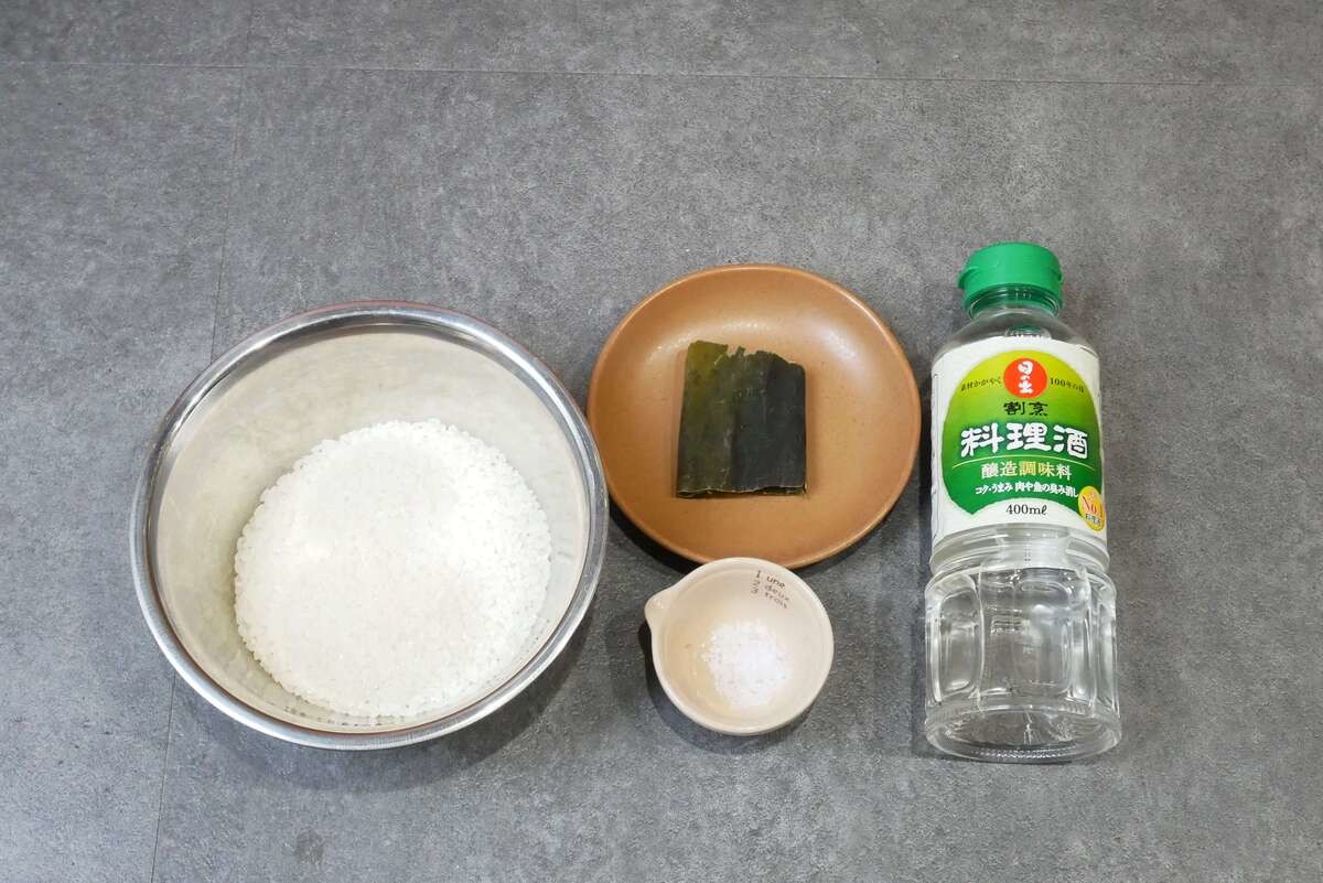 料理酒炊きごはんでつくる塩むすび